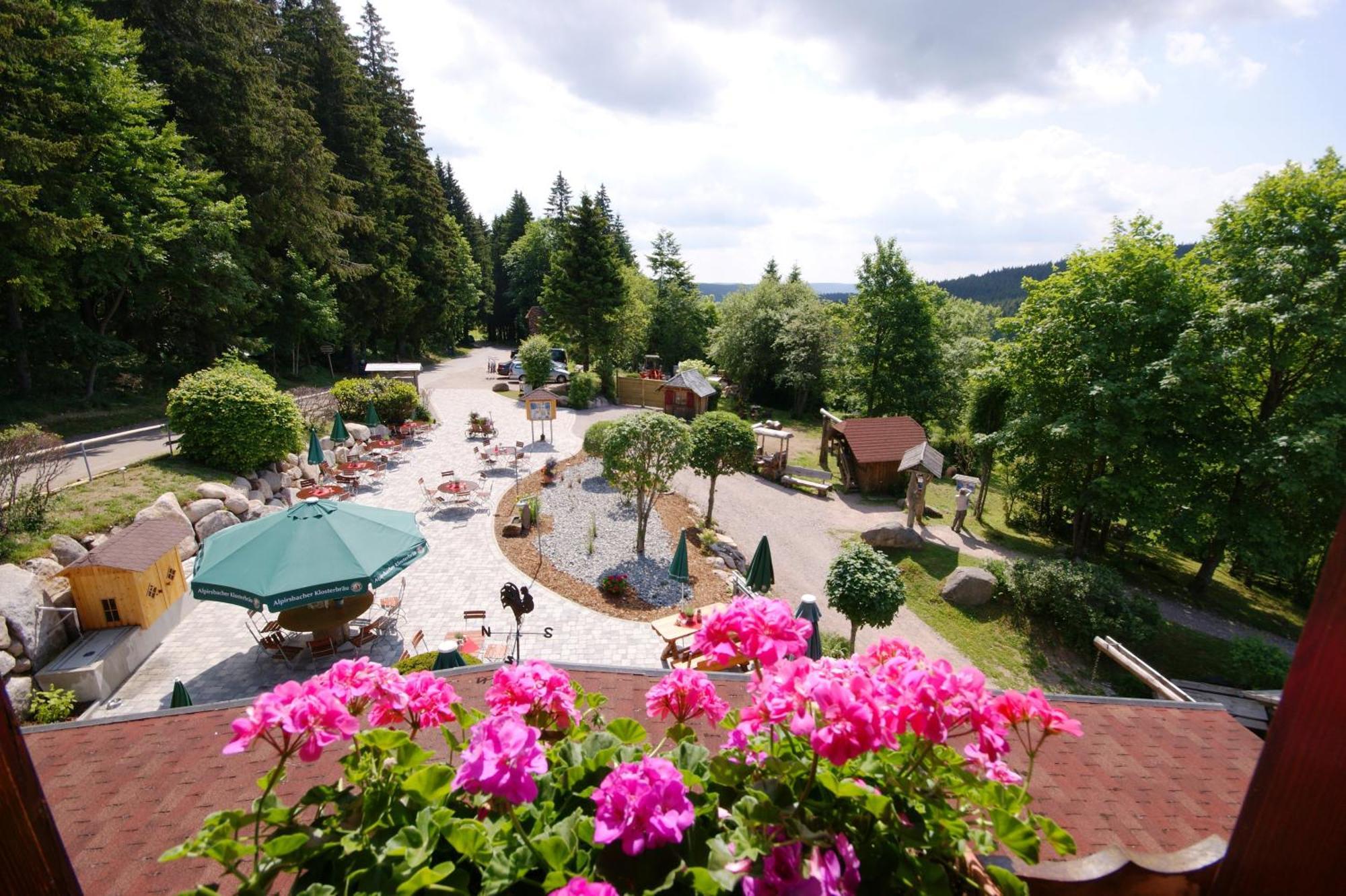 Hoehengasthaus Kolmenhof An Der Donauquelle Furtwangen Exterior foto