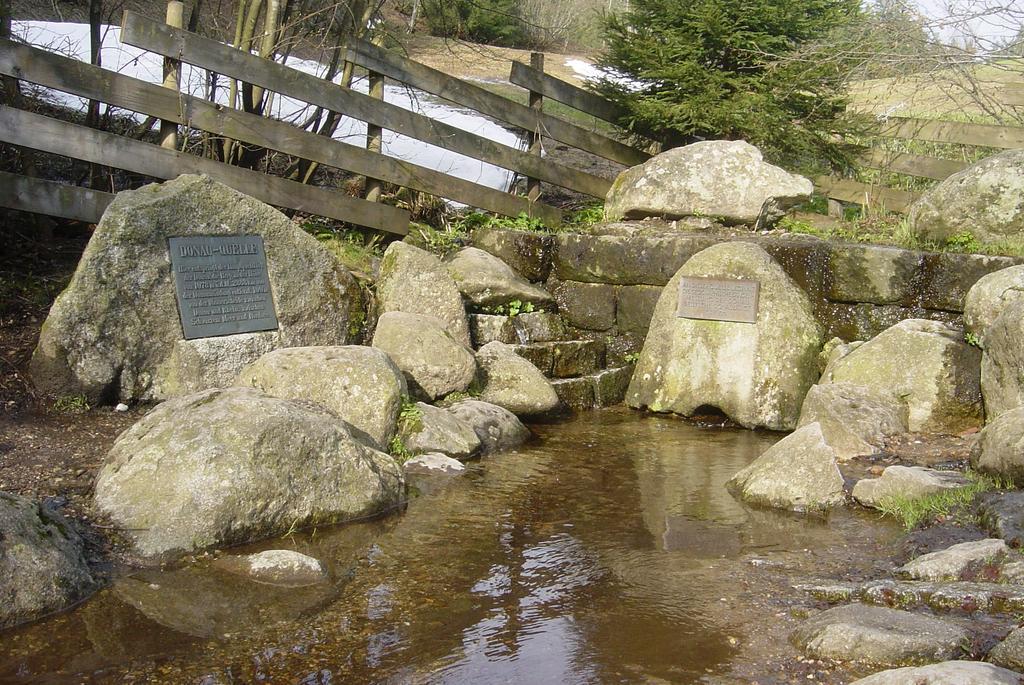 Hoehengasthaus Kolmenhof An Der Donauquelle Furtwangen Exterior foto